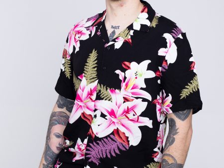 Urban Classics - Viscose AOP Resort Darkjungle - Shirt on Sale