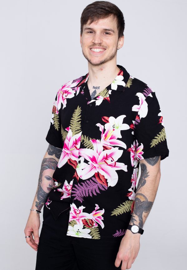 Urban Classics - Viscose AOP Resort Darkjungle - Shirt on Sale